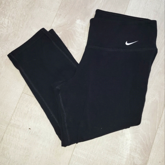 nike capri black